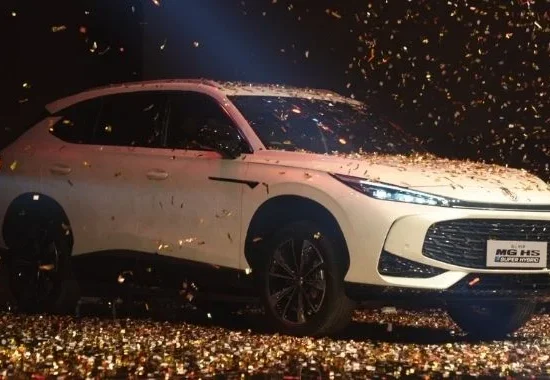 MG HS Super Hybrid SUV showcased in Pakistan, highlighting MG’s advanced hybrid technology and premium mobility experience.